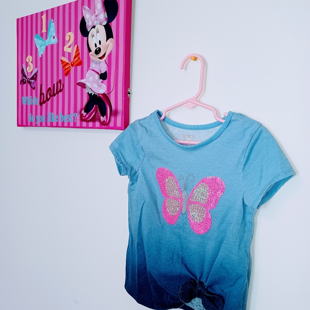 Girls shirt.